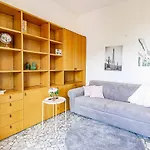 Panorama - Parking - Family&Groups - Self Ck-In & Access