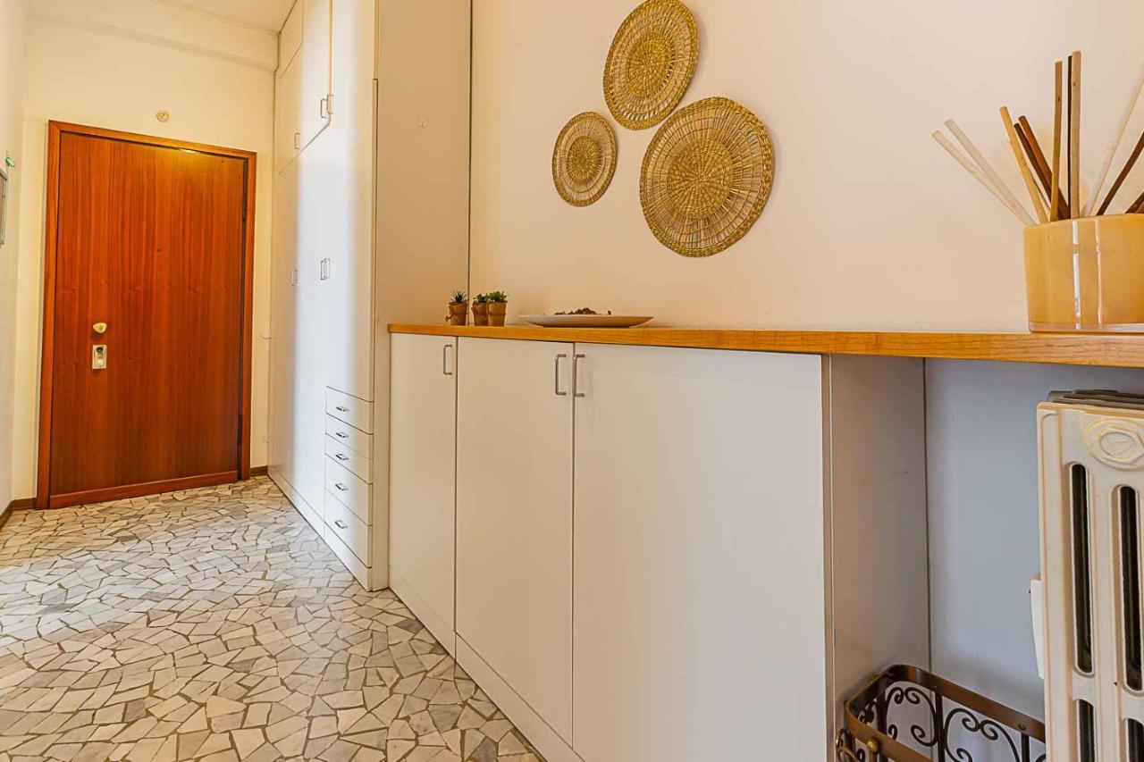 Panorama - Parking - Family&groups - Self Ck-in & Access * Como